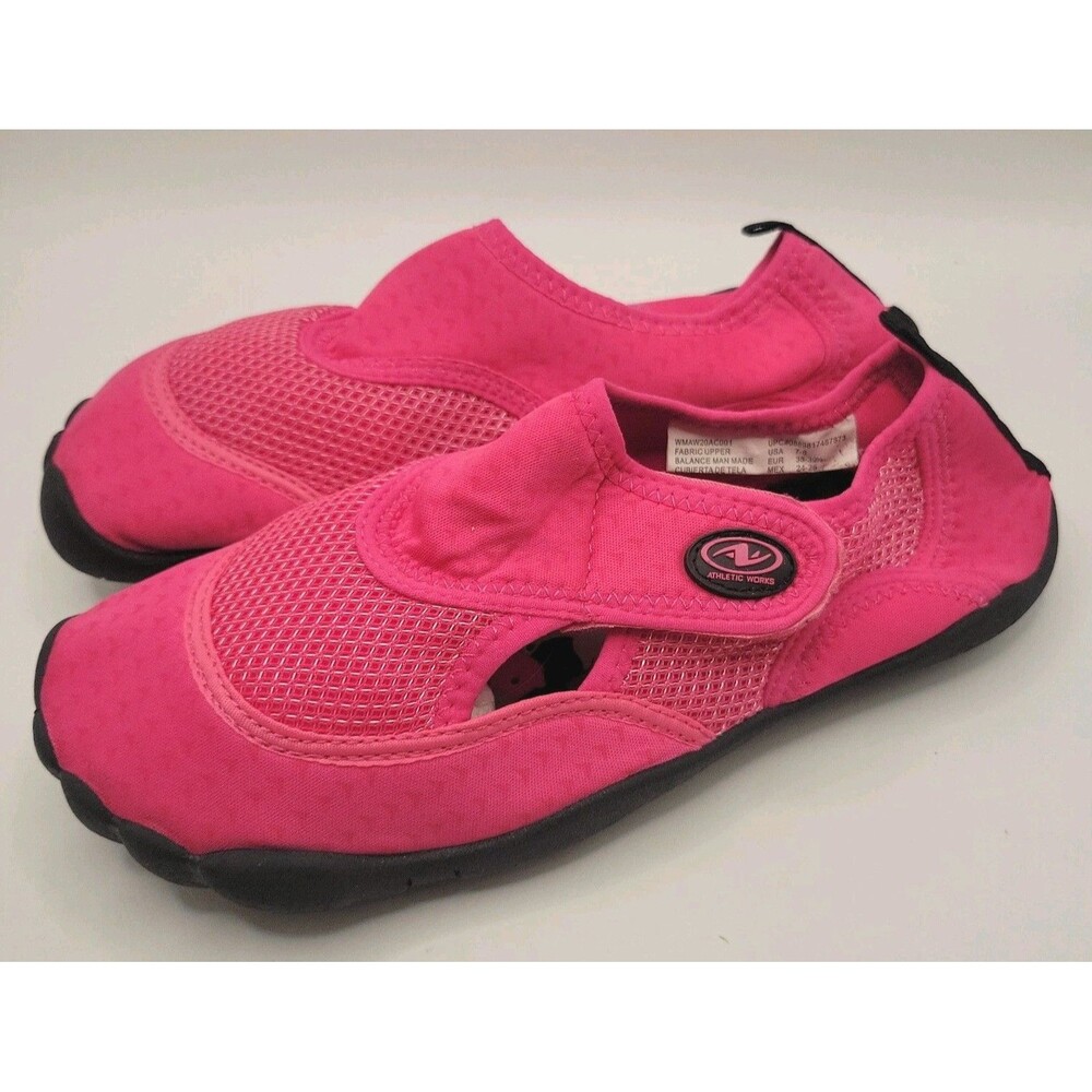 Athletic Works Outdoor Water Shoes Socks Size 7-8 Black Pink Breathable Sandals